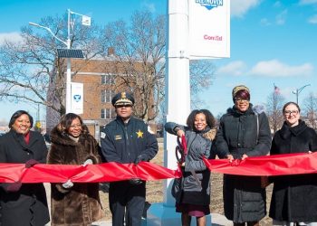 ComEd installs off-grid renewable lighting at Bronzeville schools